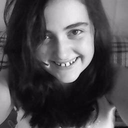 Não me julgue, você sabe o meu nome, não minha história. - Demi Lovato