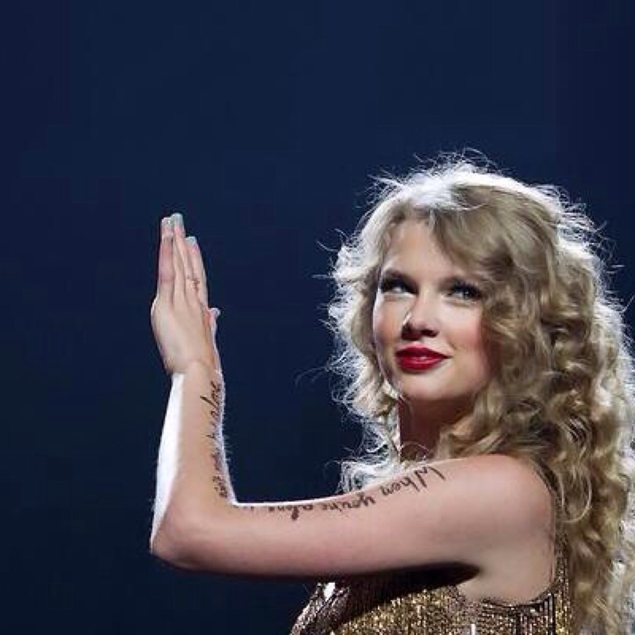 Taylor, Ariana and 1D love... ♡