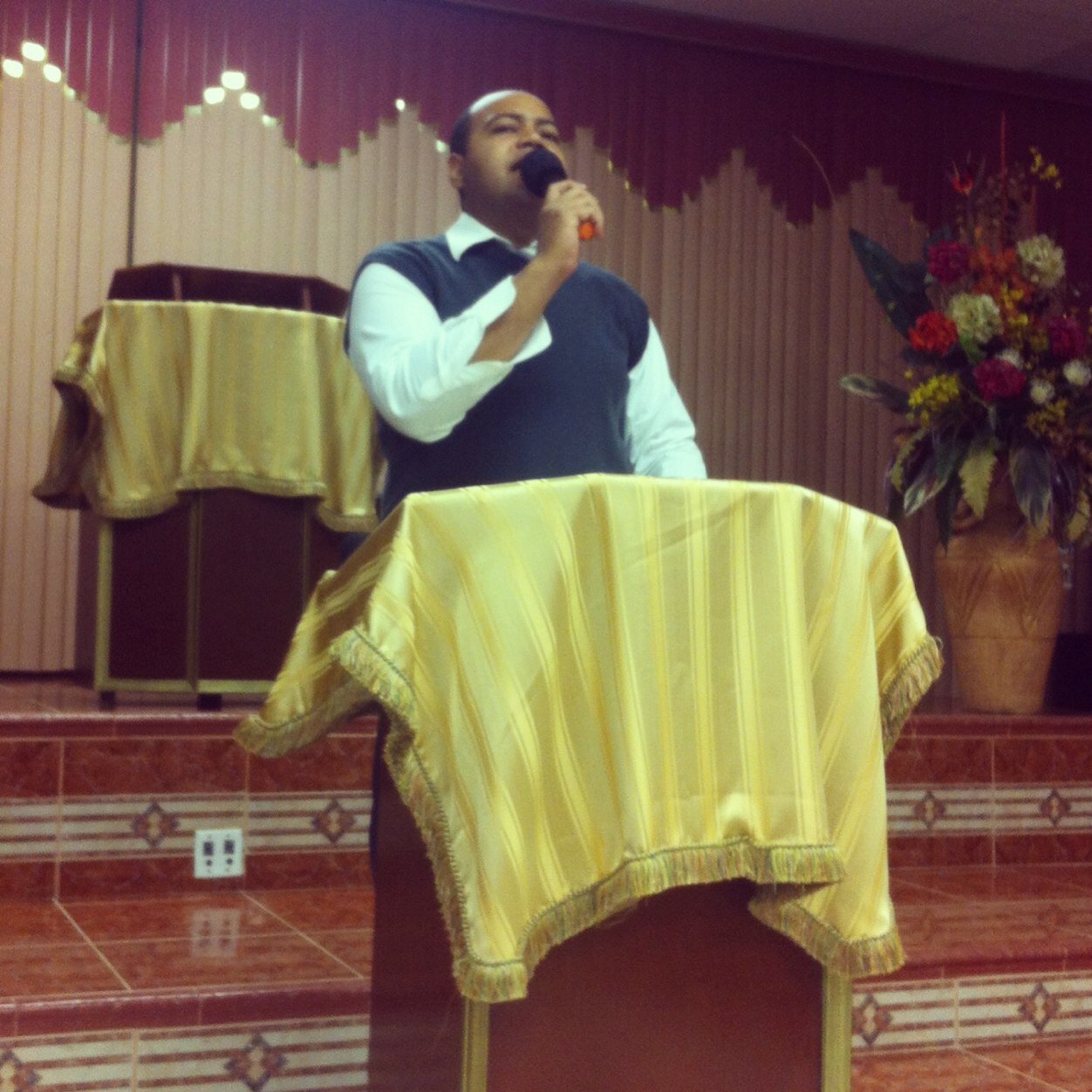 FRAYLE1's profile picture. 16-Porque de tal manera amó Dios al mundo, que ha dado a su Hijo unigénito, para que todo aquel que en él cree, no se pierda, mas tenga vida eterna. Jn 3:16