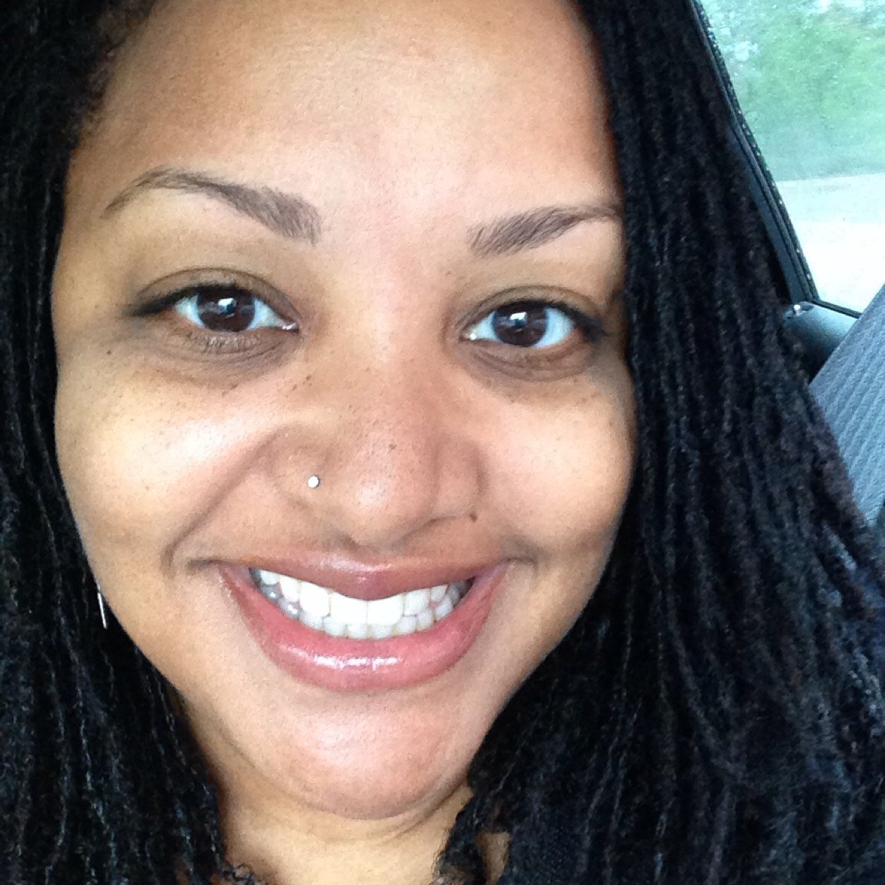 loveakosua's profile picture. Lover of life, mother, teacher and woman...