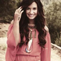 @ddlovato @MileyCyrus @britneyspears