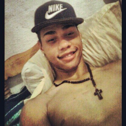 sou mais menino feliz brincando com sua bola
MSN:jei_joga10@hotmail.com
                                                    #OusadiaeAlegria