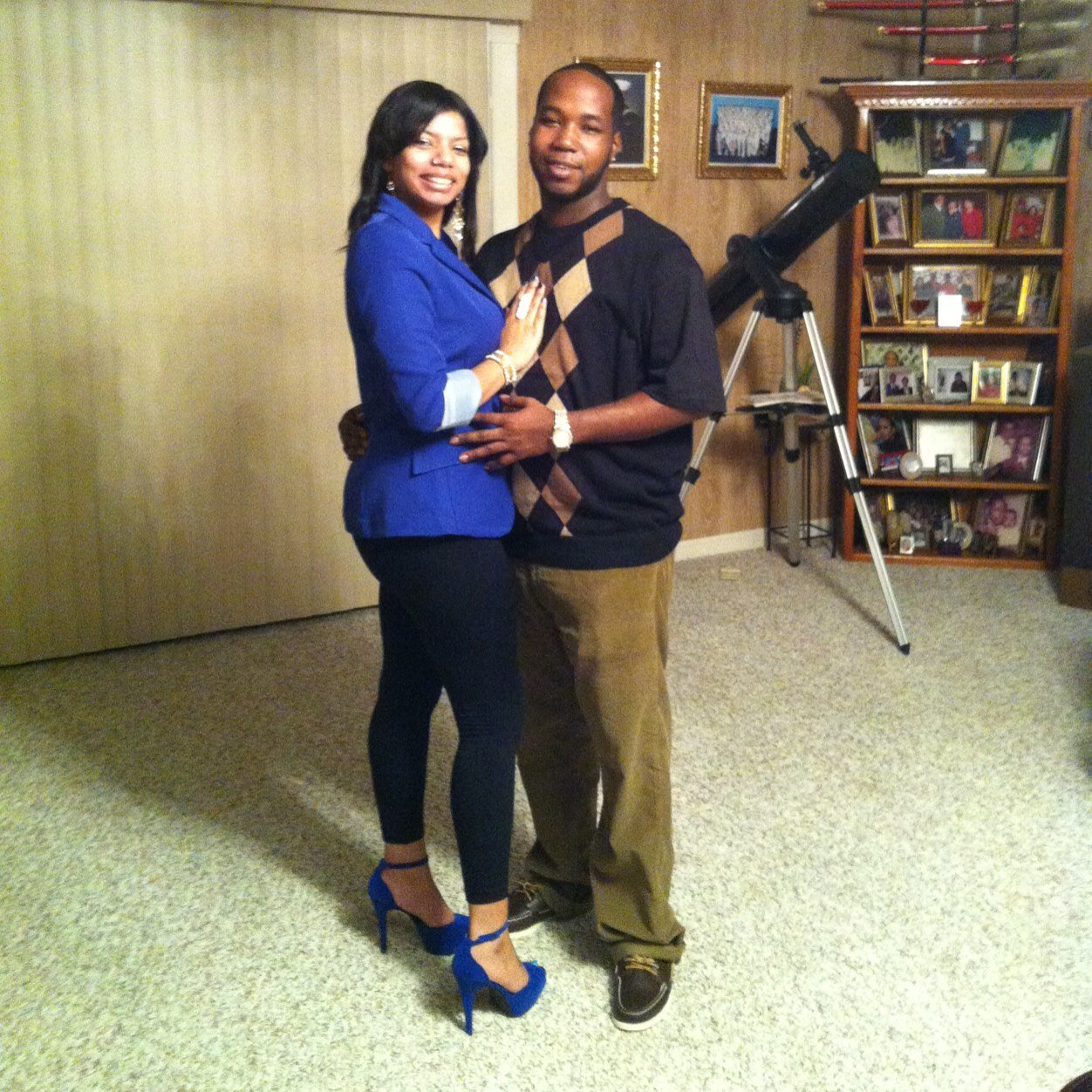 Not a freak for fame dont like to be all on camera... Engaged