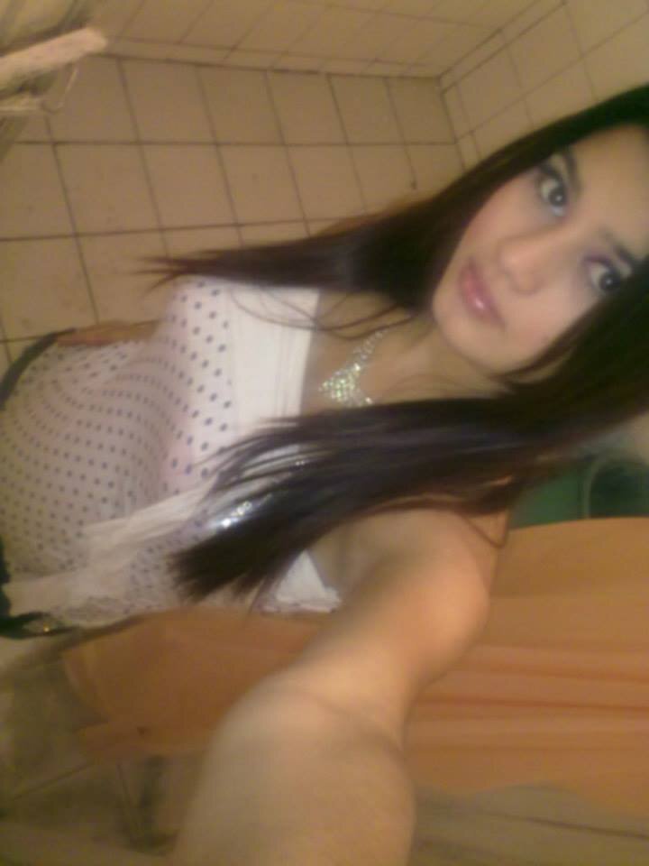 Soy una persoona muy alegree y mee enkanta el reggeton
