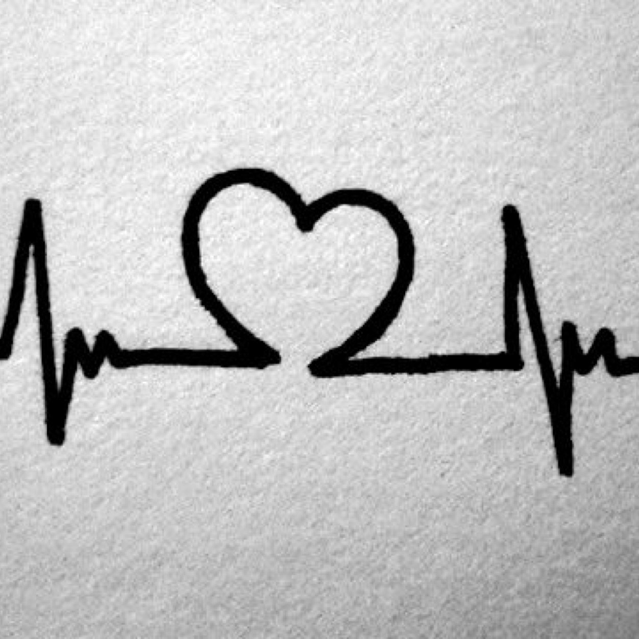 Volg ons voor de leukste Liefdes tweets♥