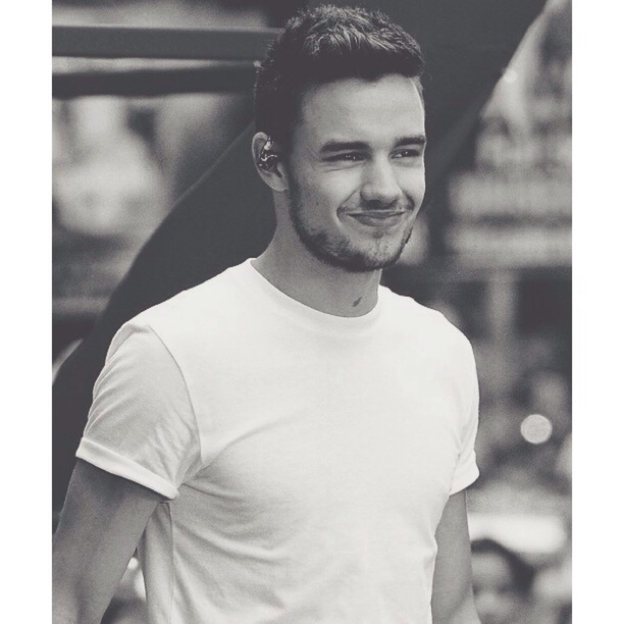 One direction // wifi // youtubers // food