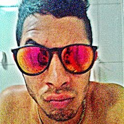 como se eu fosse um humano vivo . Vivendo pra te cuidar , te proteger , sem vc me ver , sem saber quem eu sou : se sou seu anjo ou sou seu amor .