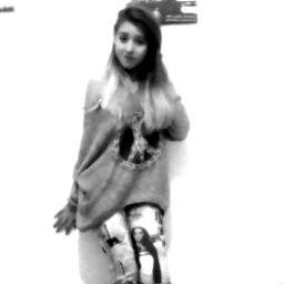 Ma petite sœur je l'aime trop ! ♥♥ Lui #M ♥ 18.09.13 Je t'aime ! ♥♥ #C Je ne regrette pas de l'avoir connu ma confidente ♥♥#Anl 6ans déjà je t'adore ♥♥♥
