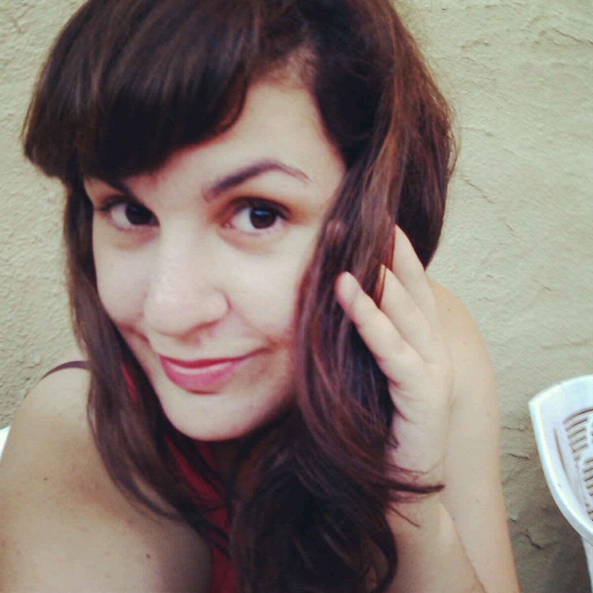 Ella dice beautiful.. suena como libertad :)