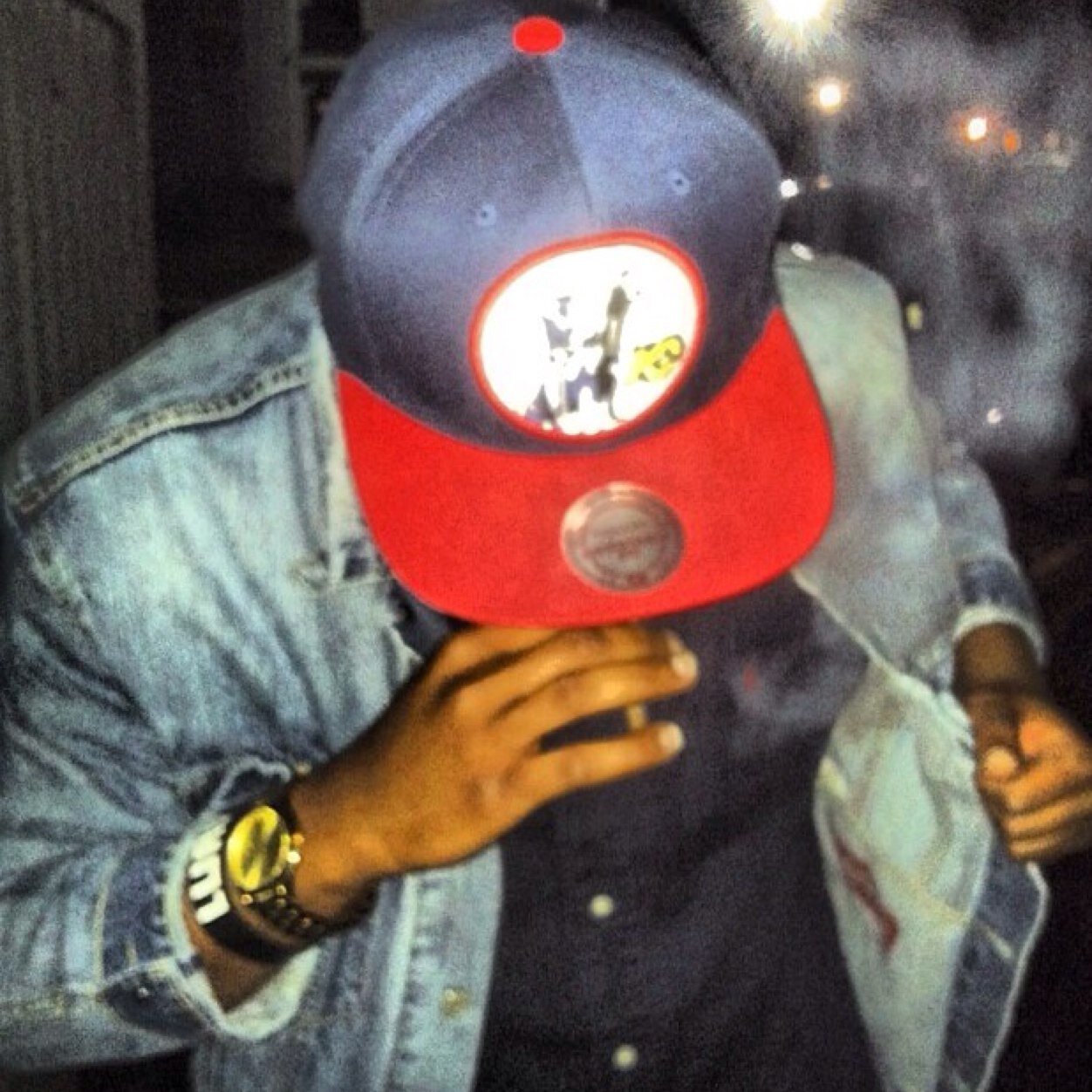They say im different, well middle finger to them look alikes cuz dats wat its lookin like
