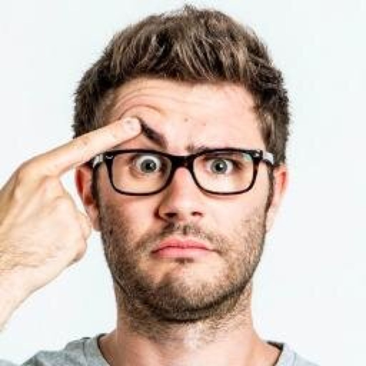 Si toi aussi tu es un grand fan de Cyprien , supporte le en entrant dans son armée !