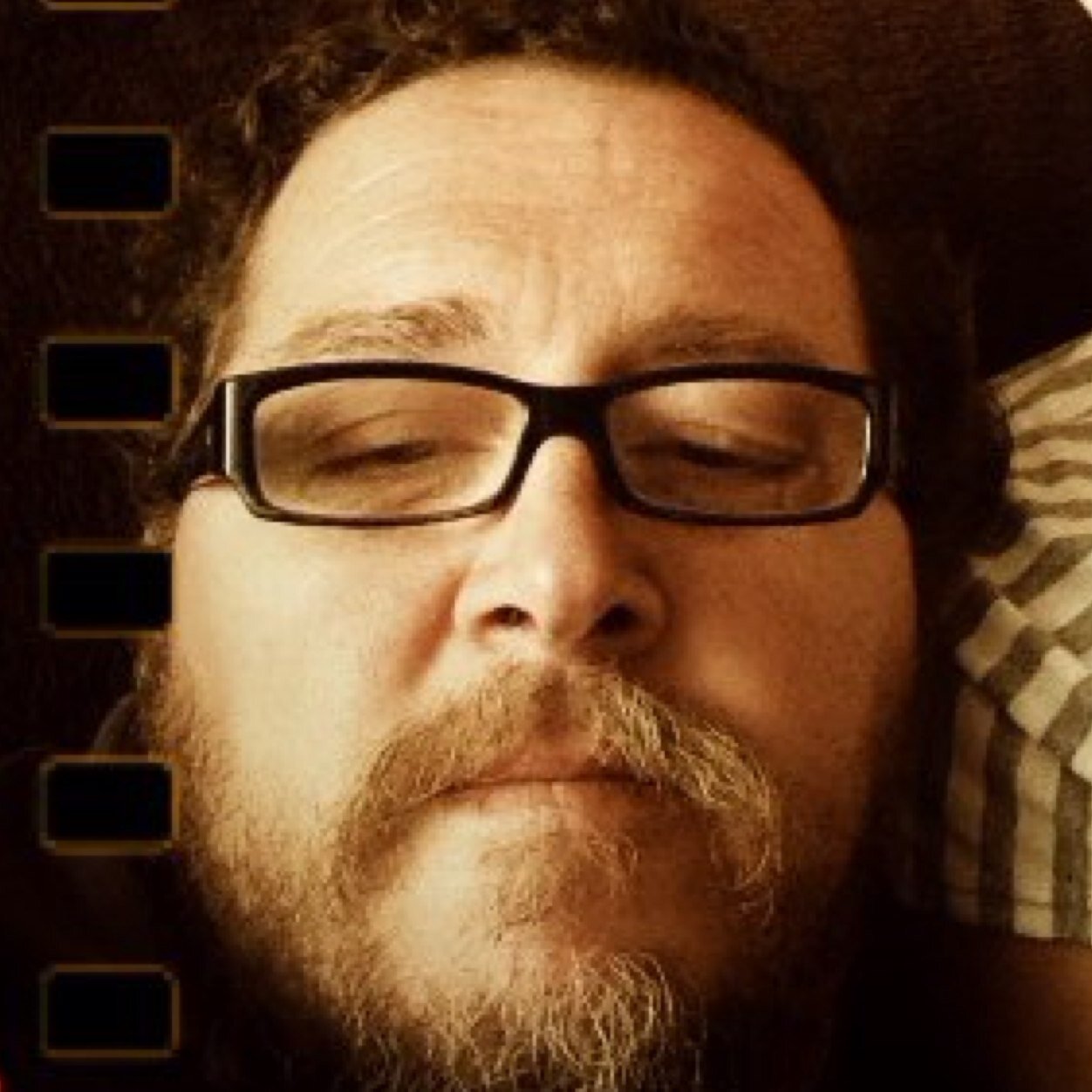 JRevuelta_KD's profile picture. Dicen que soy #escritor, aunque yo me veo demasiado joven para ello. De momento, junto #letras. Y enseño en el bulevar de los #sueños rotos.