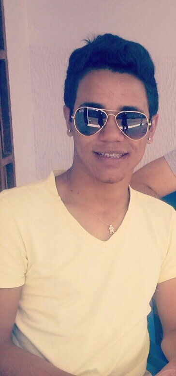 Me vê um café !   Como vc gostaria ?  PRETO por favor ! Obrigado.               《♥