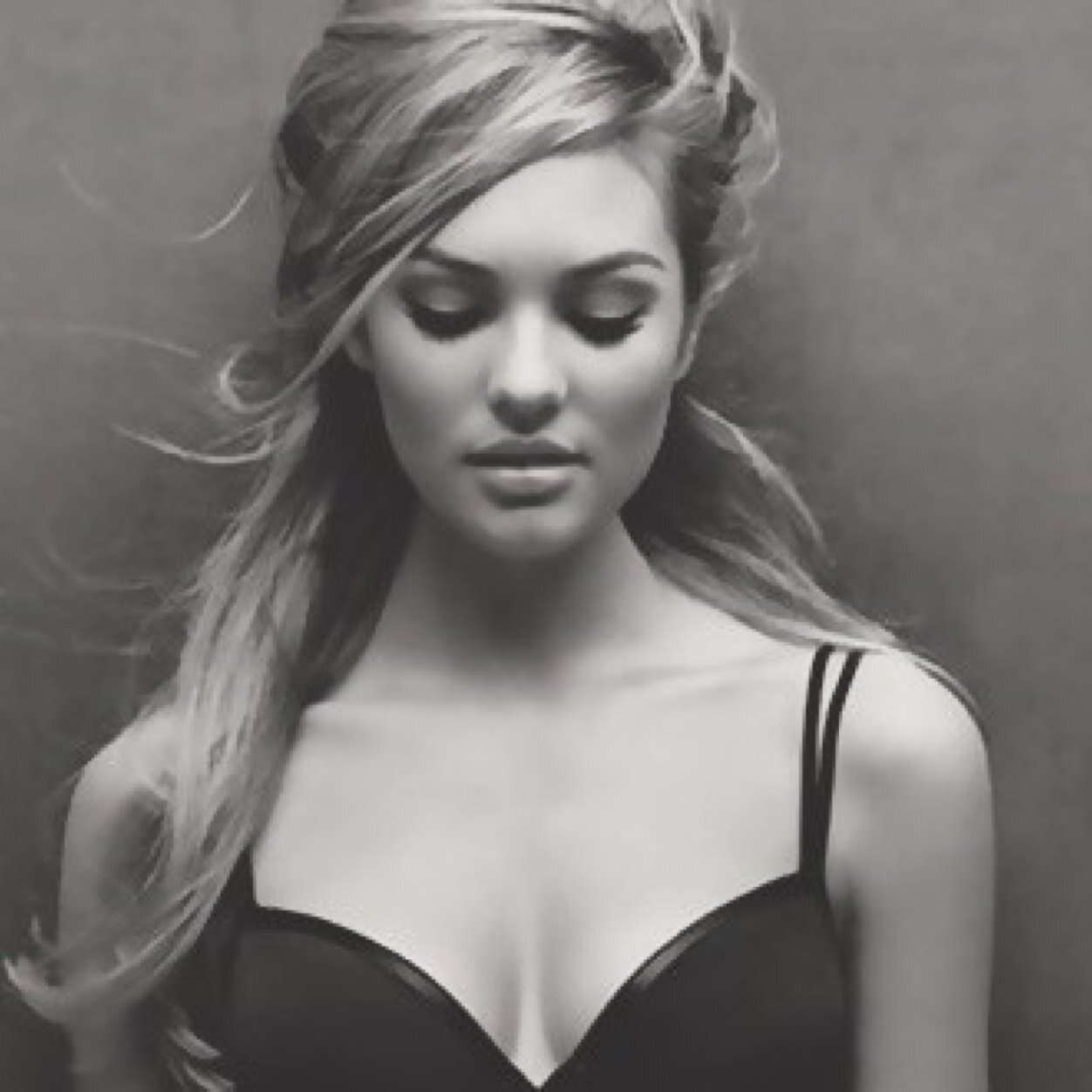 I used to be Love Struck now I'm just Fucked up. 
•Daughter of Athena• •18+• •RolePlay• •Original Character•