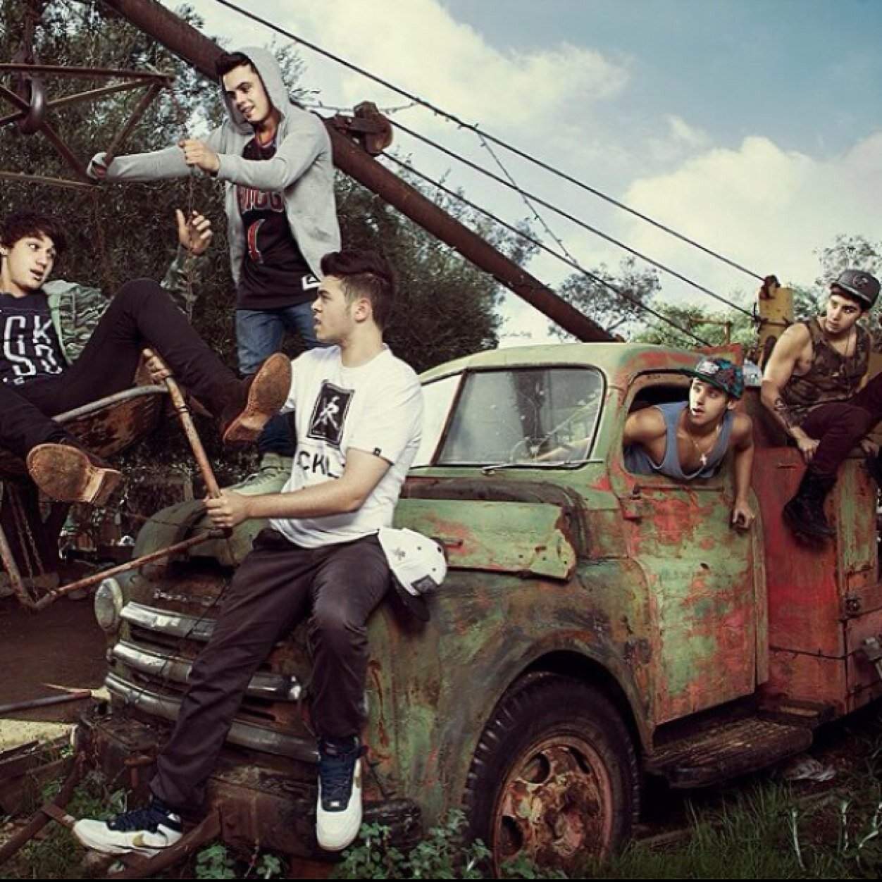 I NEED THE JANOSKIANS IN SPAIN.