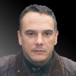Pater Familias con tres churumbeles y una mujer maravillosa.                     Mejor Educación = Mejor Futuro