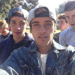 3/5 + JANOSKIANS + FELT STUBBLE SHIT IS REAL ((in my dreams))