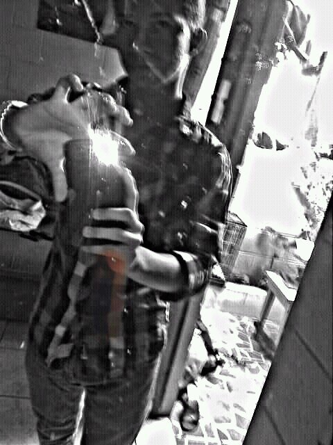 Bueno ustedes ya saben como es esta onda me siguen y los sigo y todo vergon jaja haci que a twetear XD