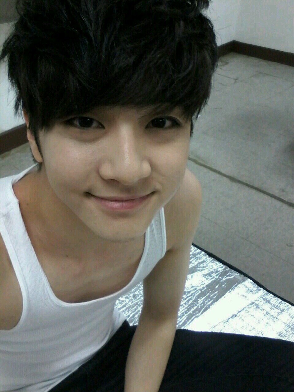(I'm bot not real)ผมหนุ่มหน้าหวานจาก MBLAQ ผมใจดี ขี้เล่น ตัวสูง อยากรู้จักผมมากขึ้นฟอลมานะครับ #GalaxyKfam