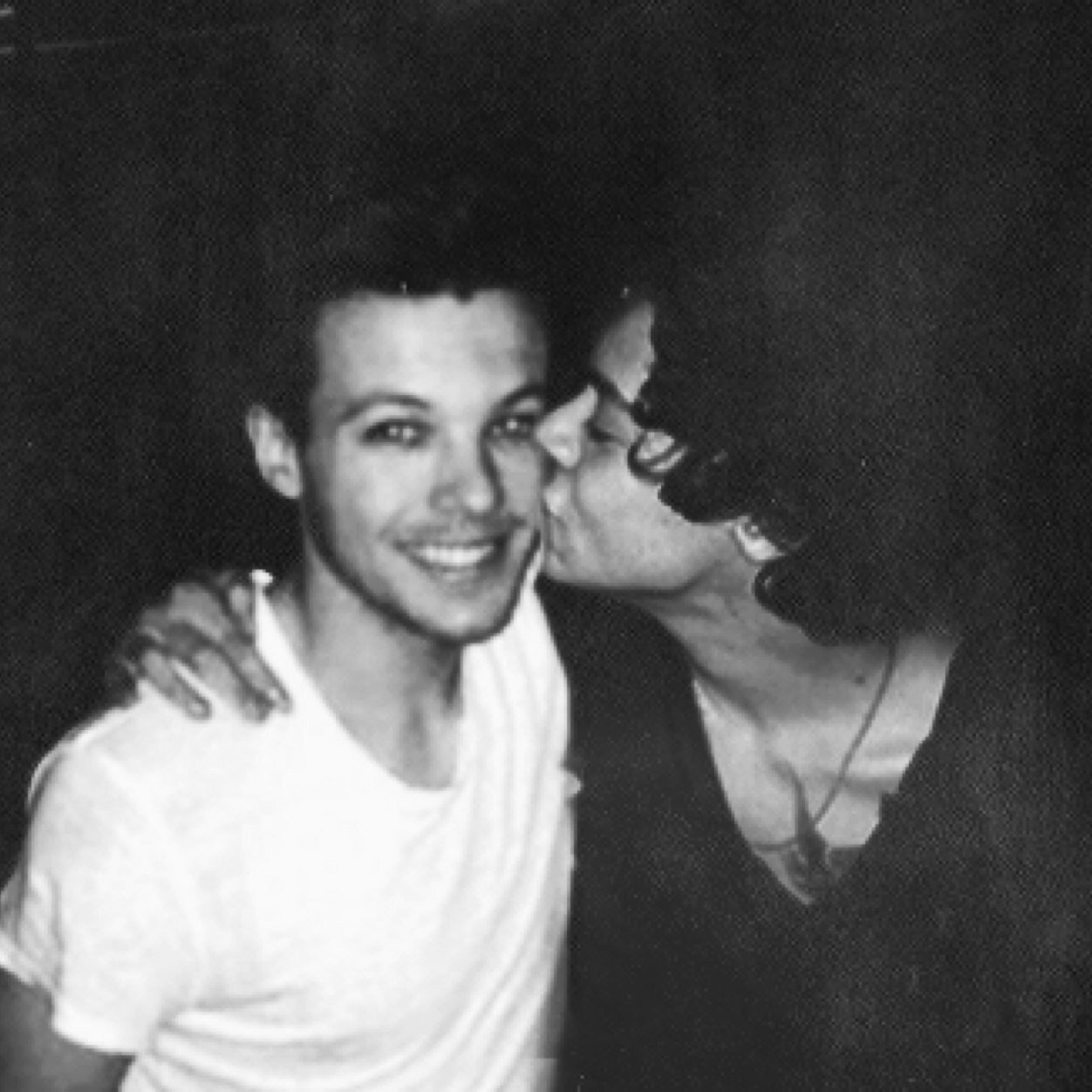 Follow @softkittyzouis please xx