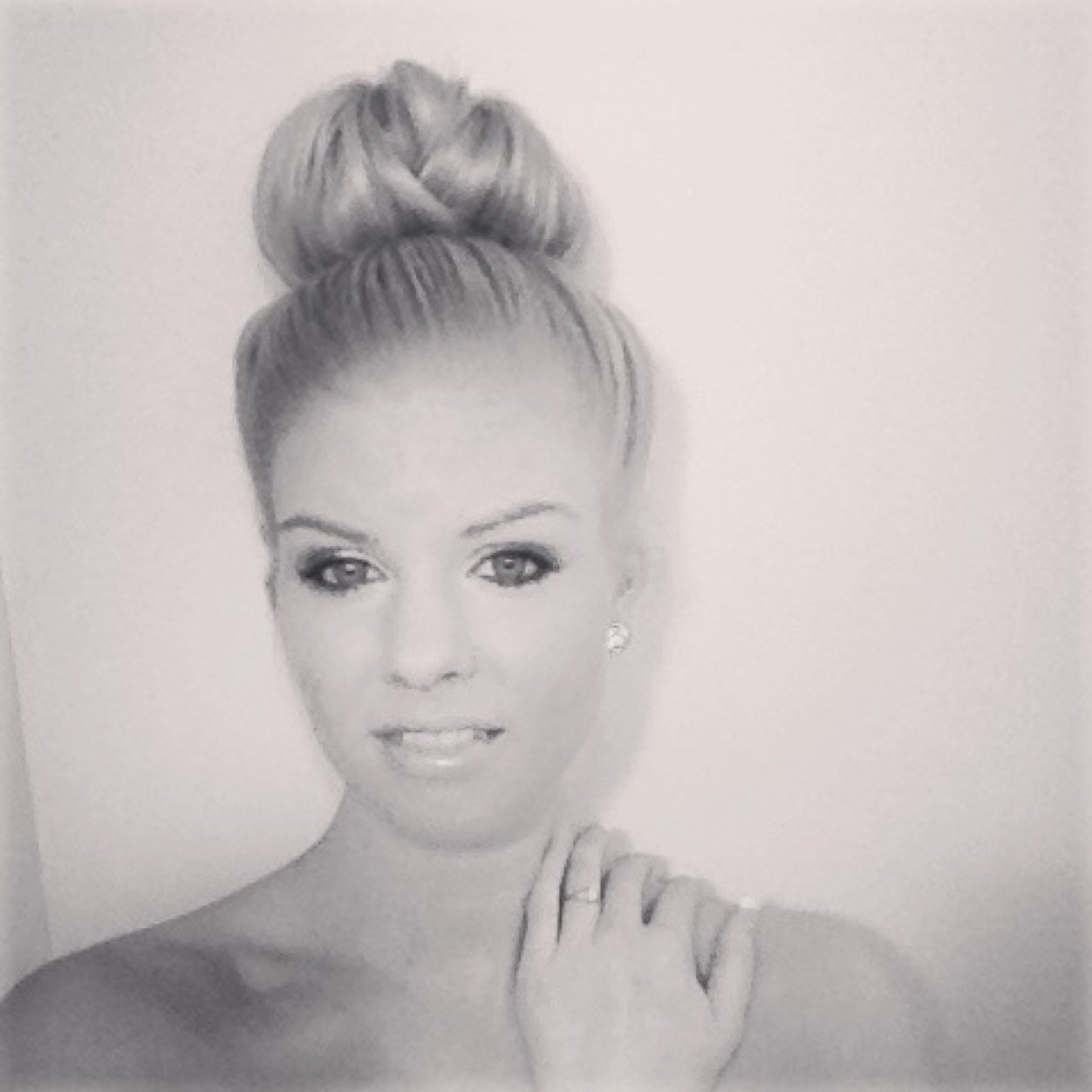 iShine_Brighter's profile picture. I'm not weird I just show my true colors.