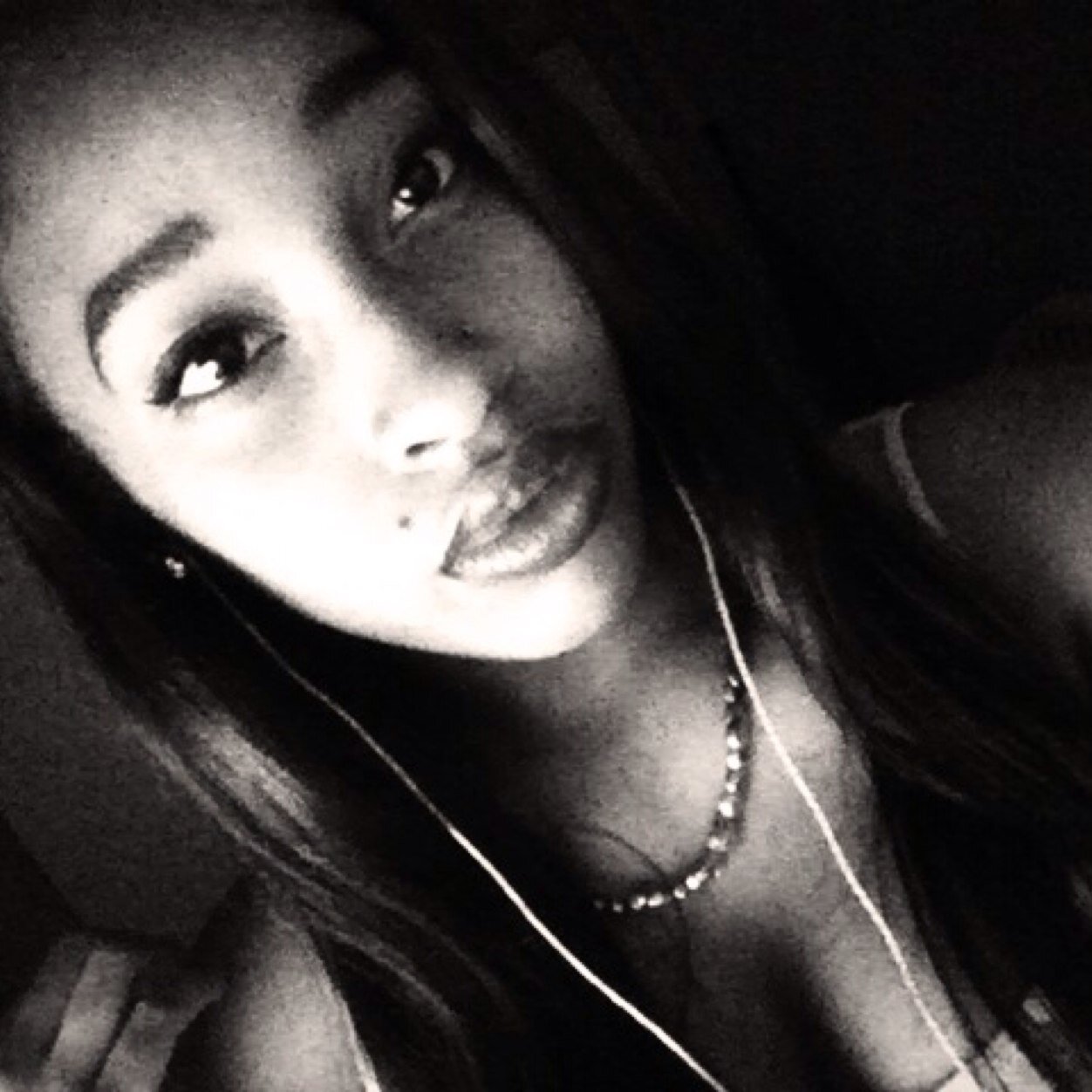lovepoison_96's profile picture. GHigh c/o 2014 R.I.P Grandma
Kik: Oh_heeeey