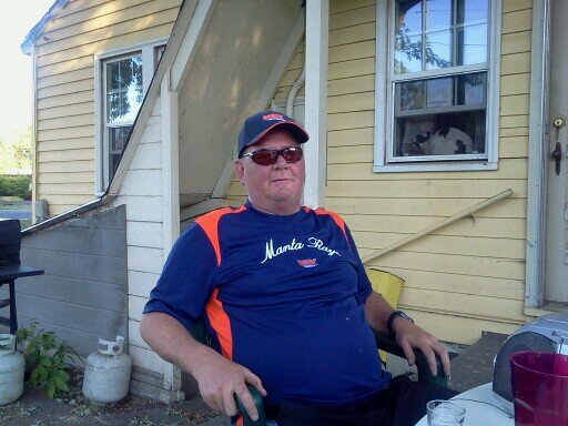 pikz11's profile picture. 