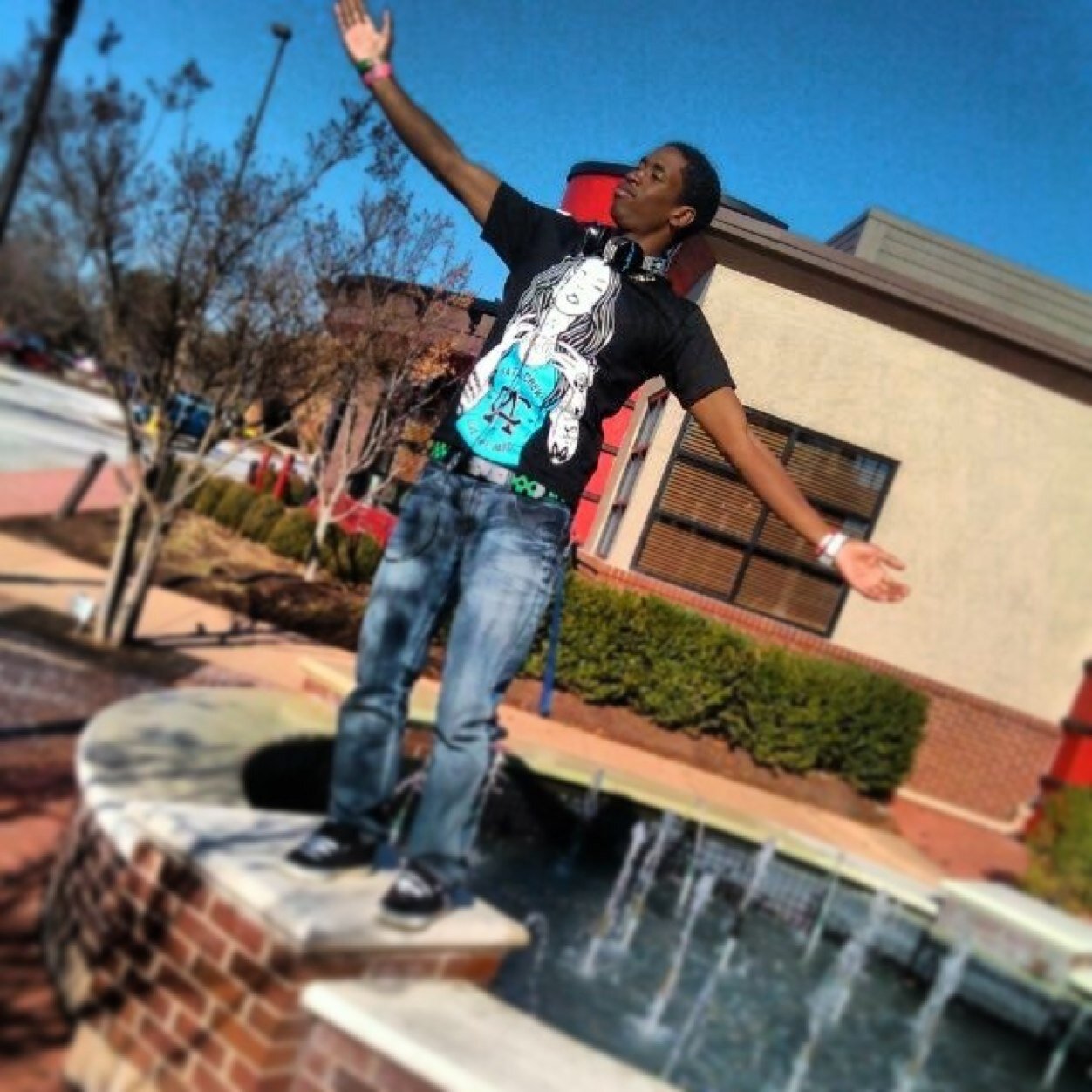 Live, dance, laugh, party, hold nothing back, be[REL3NTL3S]#DanceLife #Nonstop (music is my drug, and dance is my addiction) #ODU #teamAries
Ig: un_relenting