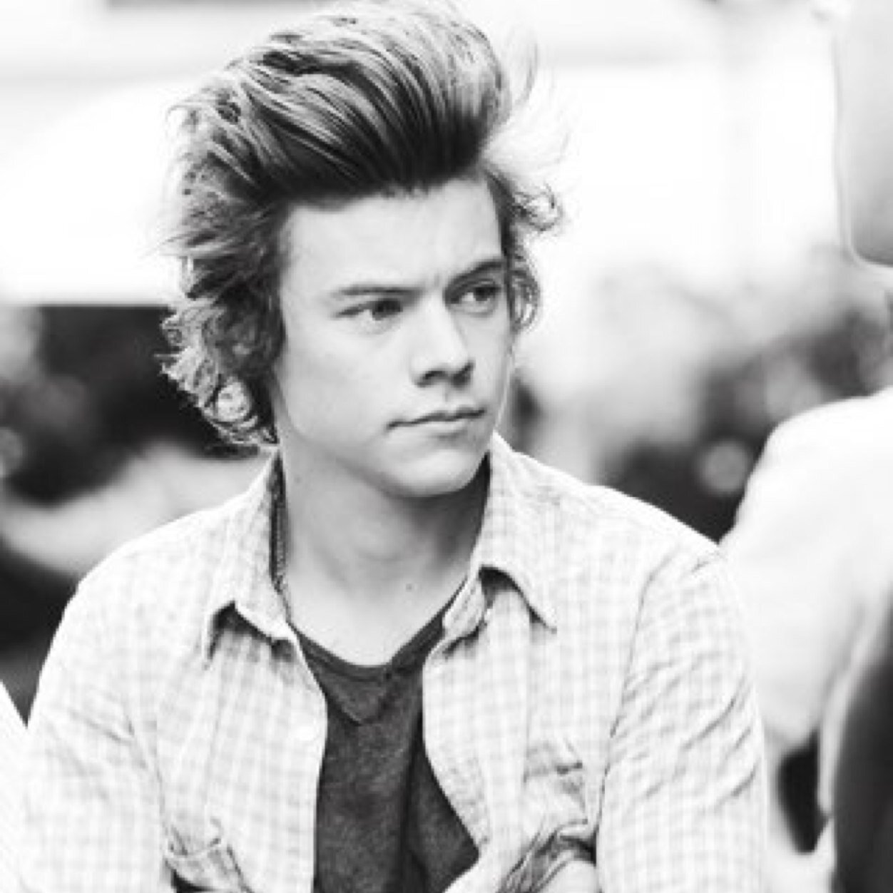 Hi there you are beautiful and I love you, I know this is quite annoying but please go follow @styrwin_ ask for a follow back x