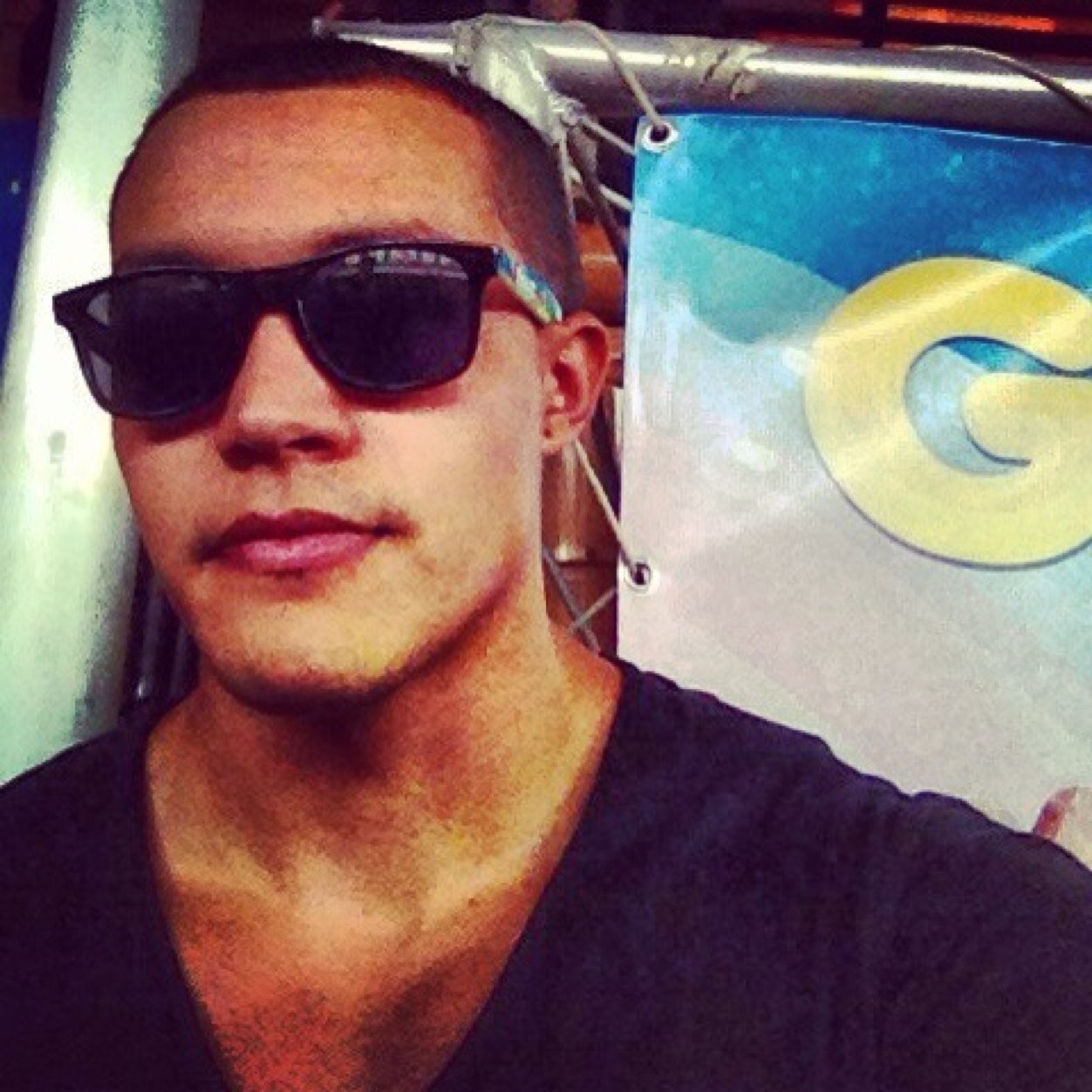 Elleryforreal's profile picture. 