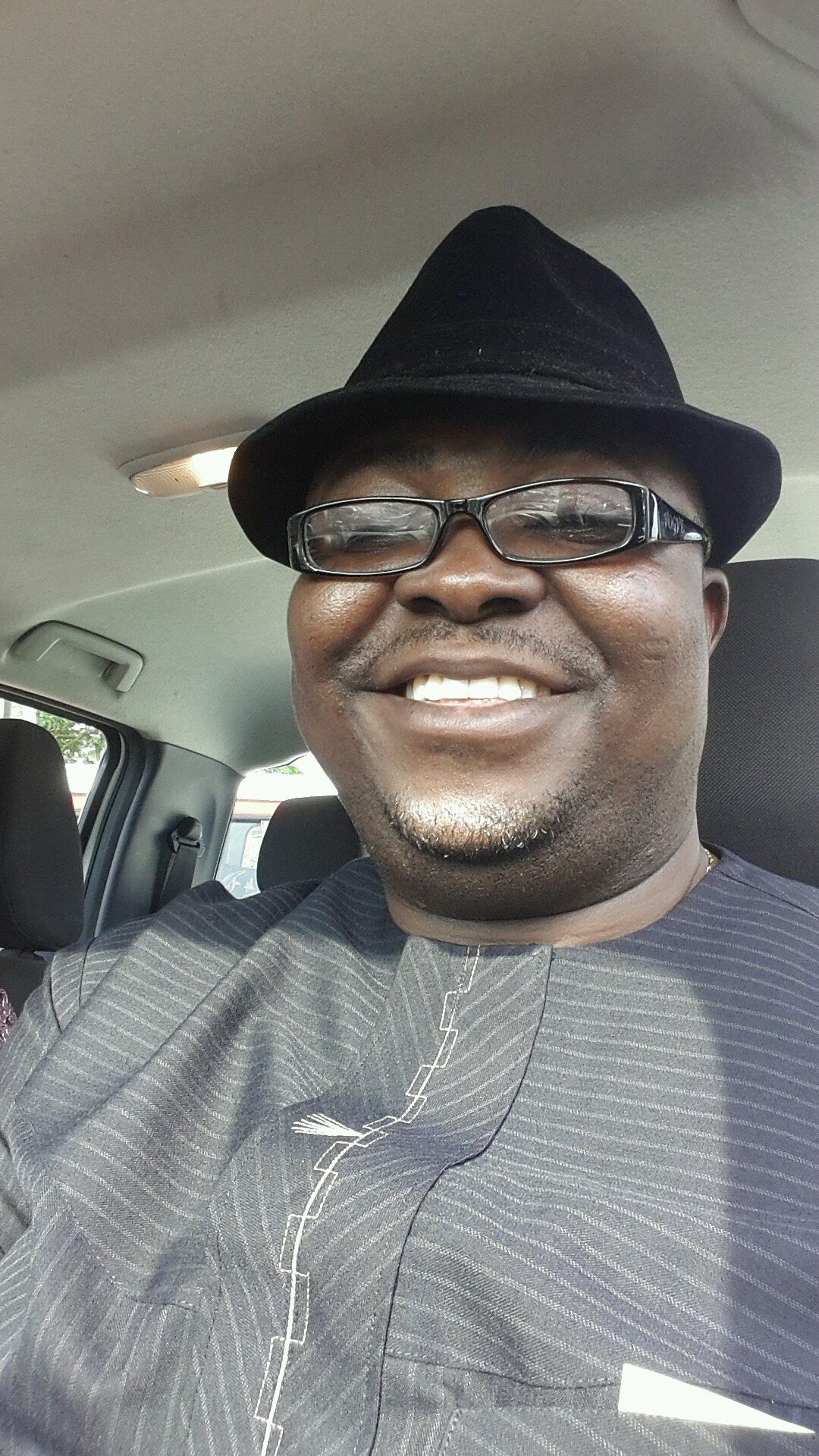 Hubby, Entrepreneur, Investment Adviser, Relationship Adviser, Entrepreneur...Hate pointless, thoughtless. Very optimistic and God centered.