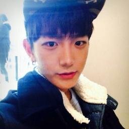 พี่กล้องเองครับ หล่อเฟี้ยวสาวเหลียวหลัง