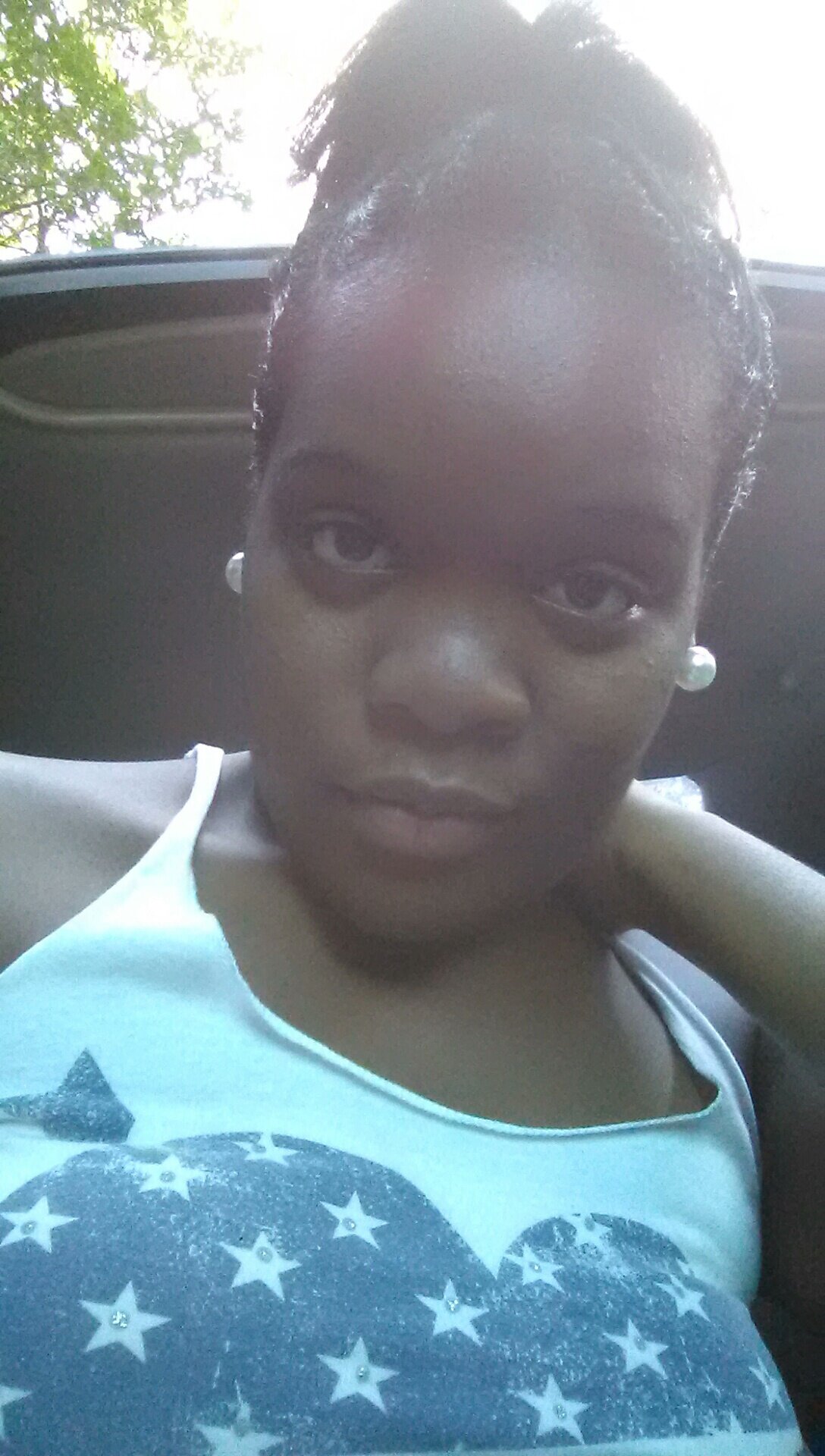 | TWANKY years old | young,WILD & free :) MindOfAManiac #teamGEMINI , TAKENbytheBEST  #teamGET$$ thats all im bout FOLLOW me & ill follow back