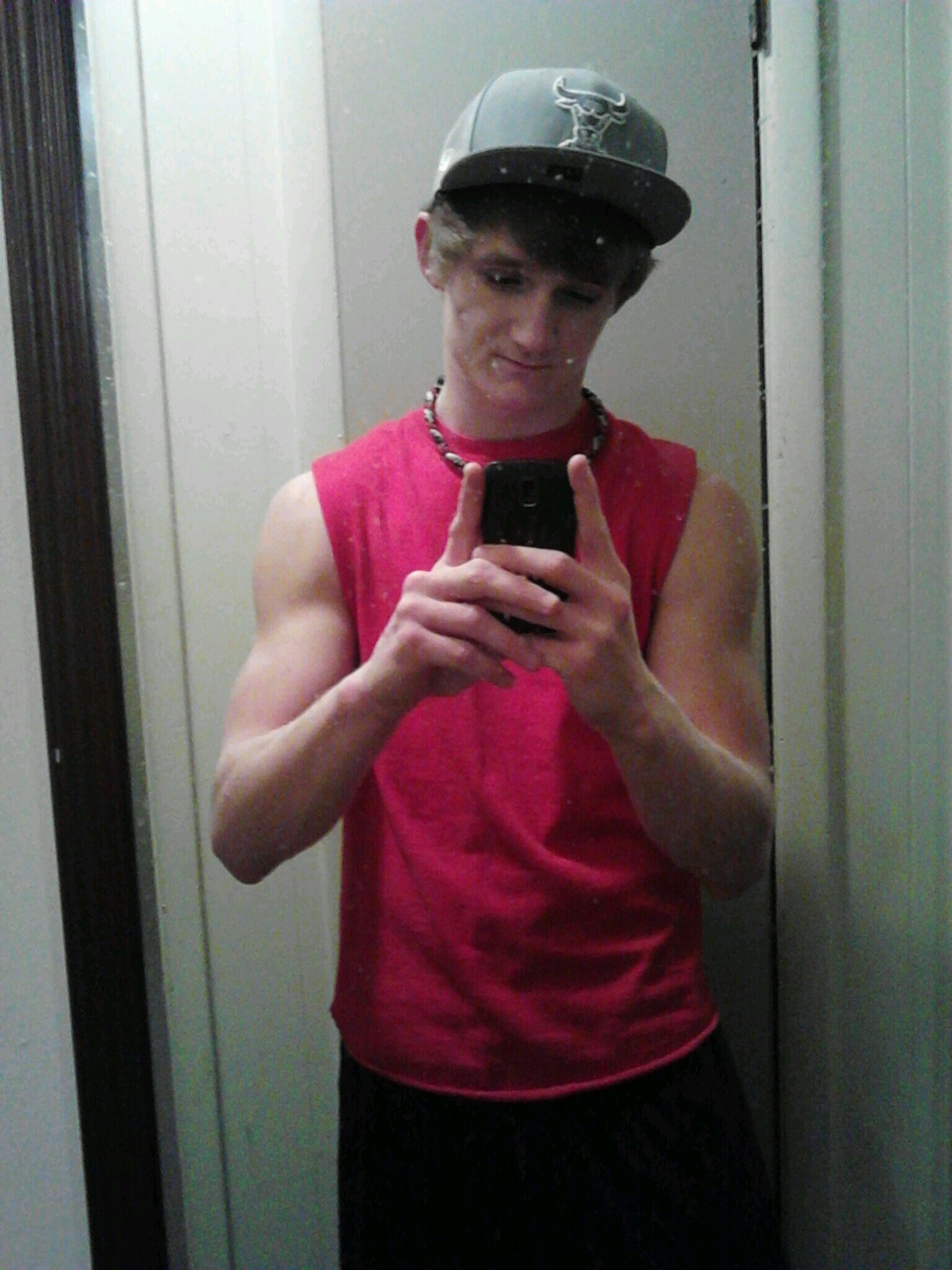 single... love sports.  baseball and boxing is what i do best... realest nigga ive ever had is jimmy goss, my mf brother