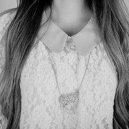 Bloggeuse mode & beauté. Retrouve-moi sur : http://t.co/HjdDh4MdWp ! Je ne mord pas ;)