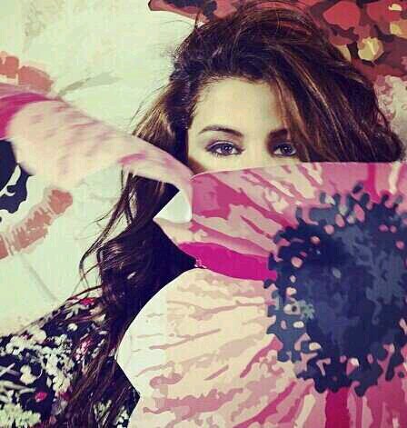Hey Im a BIG @selenagomez fan i love her! :) Guess what i can make the STARS DANCE lol. Buy STARS DANCE on itunes . And buy the game @TOMBRAIDER Have good day:)