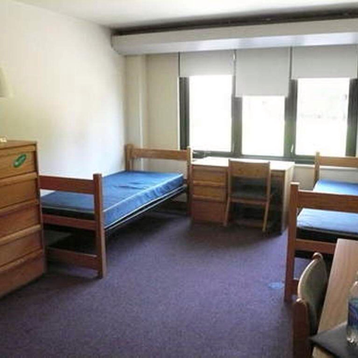 Share and enjoy college roommate stories!
Direct Message me your stories!
Retweets are appreciated!
