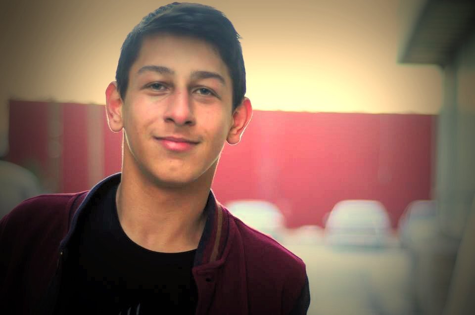 yabanci müzik severim fotoğrafçiliğa bayilirim :) eğlenmeyi gezmeyi arkadaşlarimla zaman geçirmeyi severim :) ;) :D