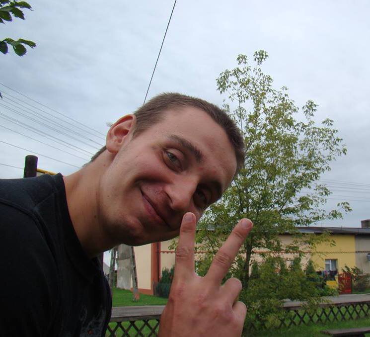 Czasami robię graffiti a teraz zacząłem nakręcać i sety :D
fejs: http://t.co/ImJKemUASo
ask: http://t.co/EnB7J2nRYW
gg: 39957326
