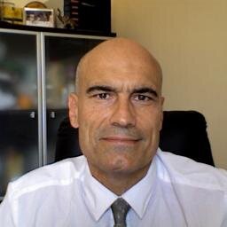 Abogado con más de 20 años de profesión y apasionado en las nuevas tecnologías, disfrutando de mi actividad principal, para desarrollarla digitalmente