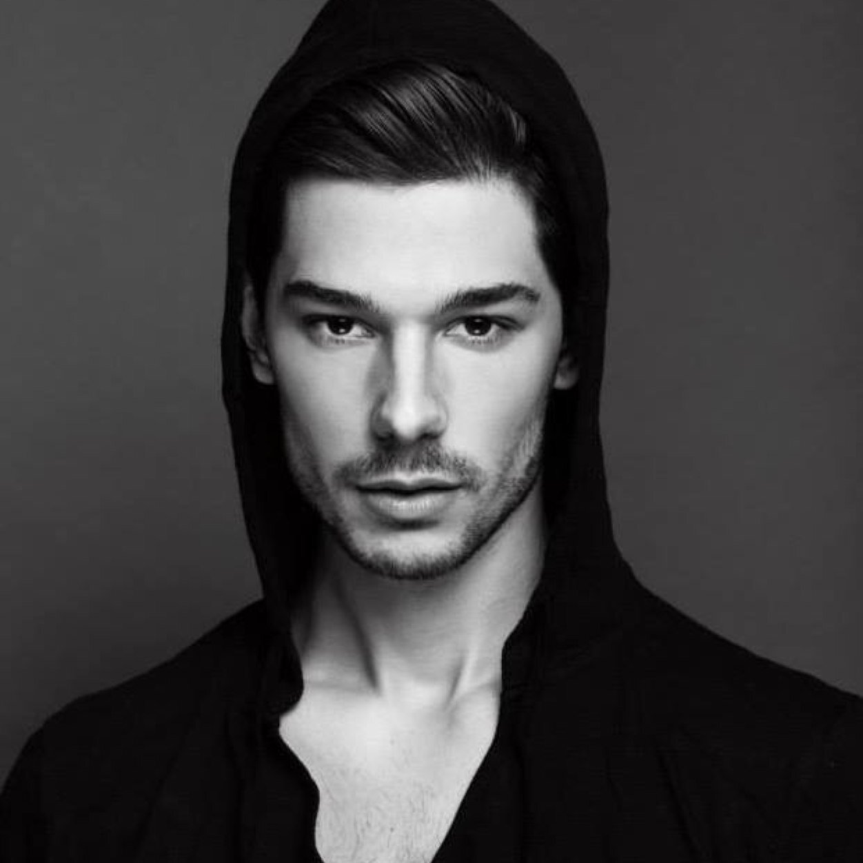 Freelance professional model. Available for direct booking.