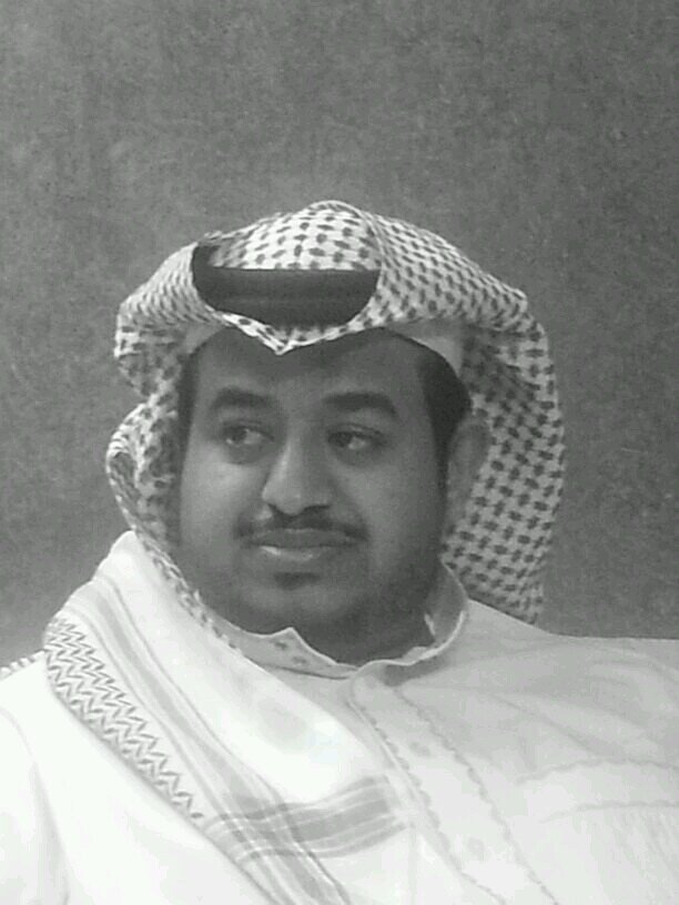 ‏متذوق للكلمات الجميلة وعاشق للهلال والريال ودائما افتخر بالهلال لانه دائما هو يفرحني