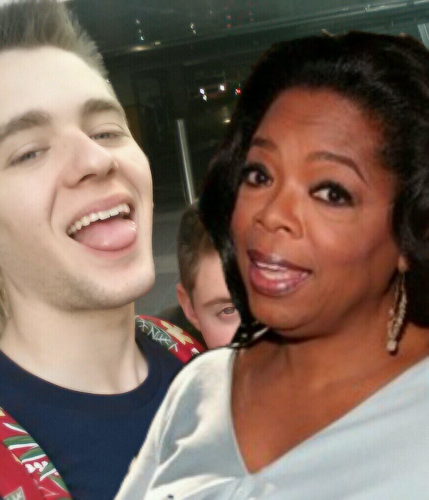 Joey the type of guy to stalk this account once I followed him. Joey was my first follower AYE LMAO Personal: @Oprah
