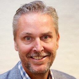 Ons kantoor heeft fexibele openingstijden, een persoonlijke benadering en kan je van dienst zijn bij aan- en verkoop en taxaties van woningen.