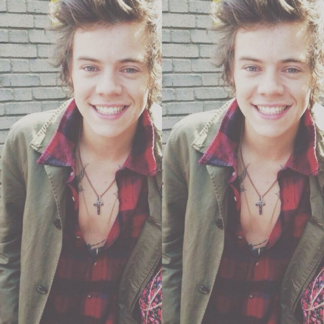 idk man i really like pizza and harry styles - follow me newbie here x