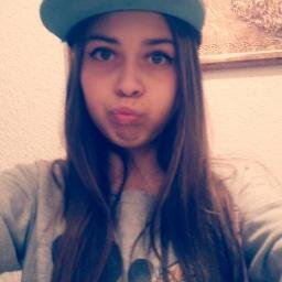 Heyaaaa,I love to sing,dance,my Idol is Zendaya Coleman I love herr  xoxo