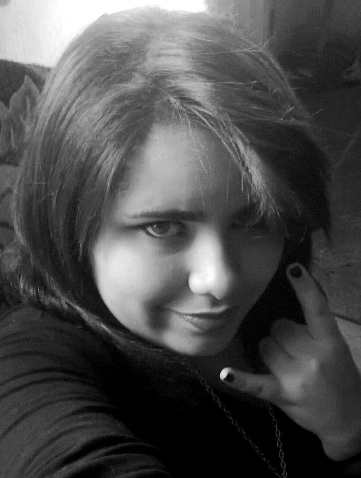 Eu amo animes, jogar games, fazer cosplays, e ficar com quem gosto *-*