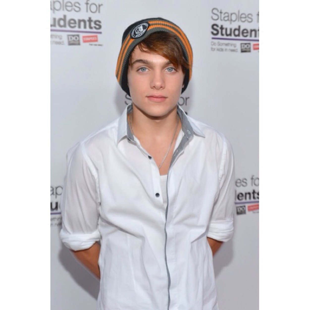 Spraybcrry's profile picture. This is a bio.