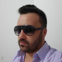 SOU CANTOR, COMPOSITOR E UMA PESSOA ALTO ASTRAL, VIVER É MEU LEMA....