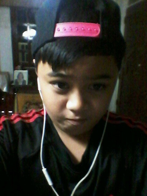 FOLLOW ME PLEASE :)))